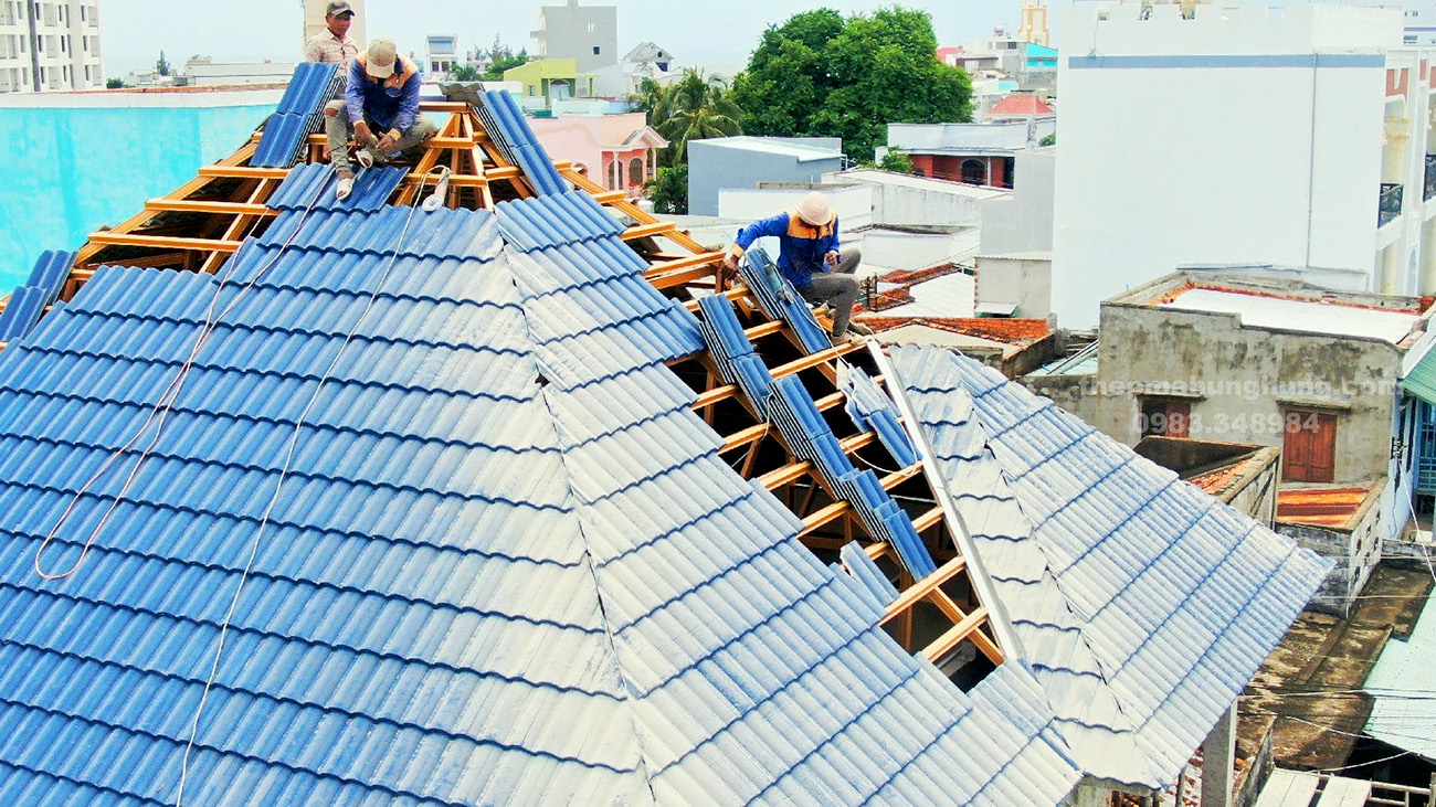Độ dốc mái Thái và cách lợp mái Thái đúng chuẩn của Thi công mái ngói Bình Thuận - Hùng Hưng
