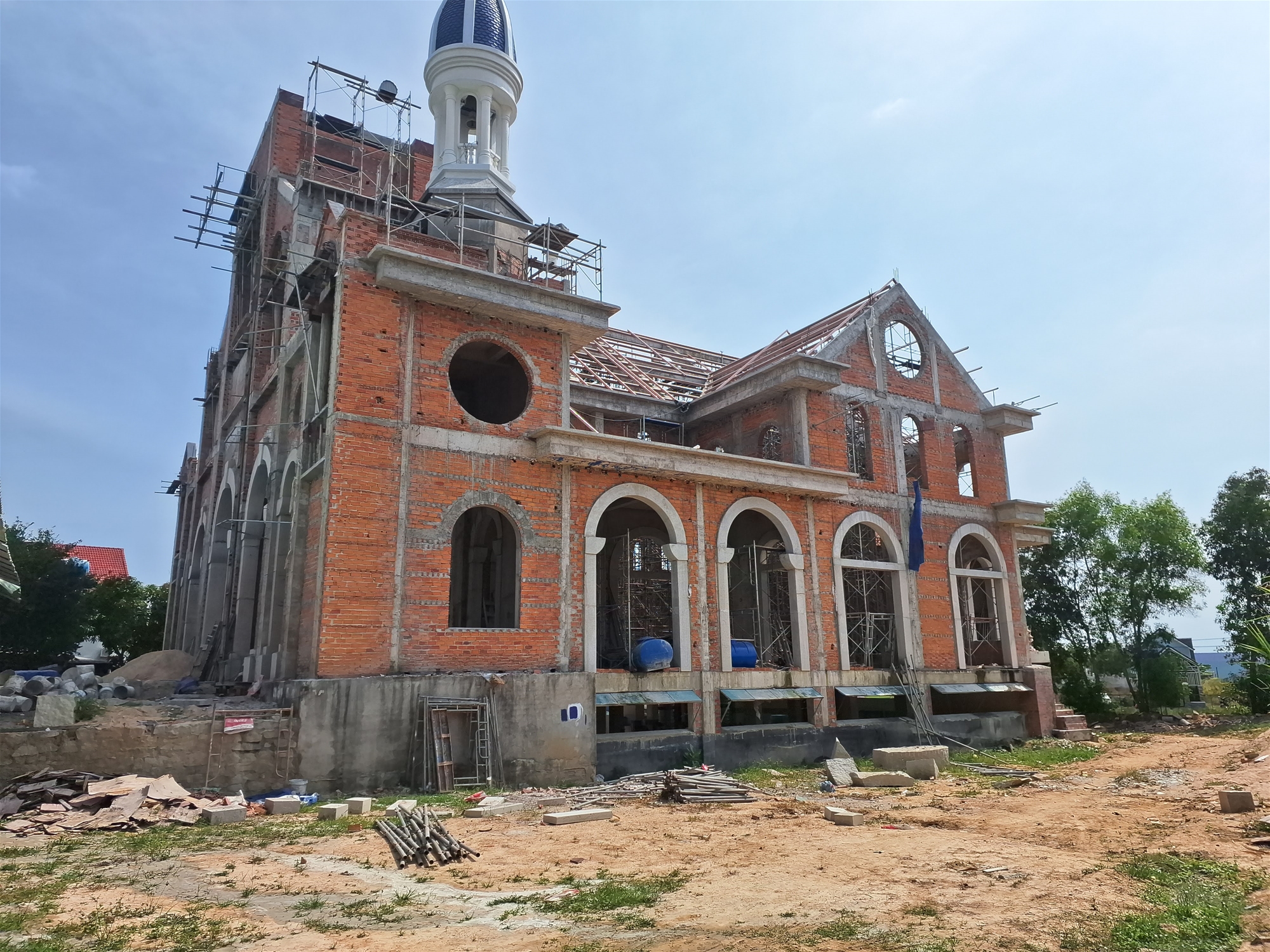 Nhà thờ Giáo Xứ Đá Dựng 2026 - Lagi  - Khung Kèo SMARTRUSS CN ACTIVATE - Ngói Tráng Men