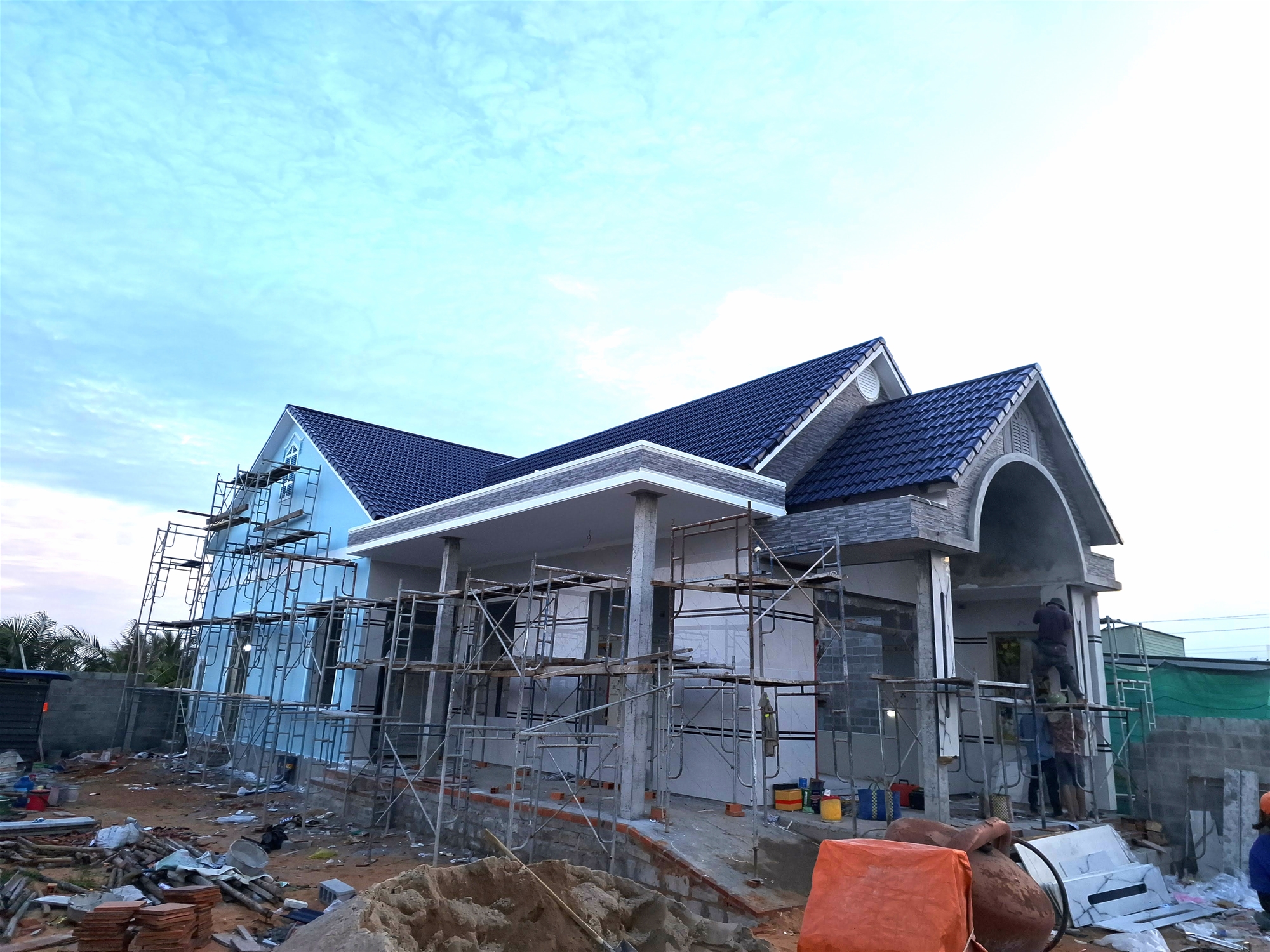 Chị Hoa - Phú Thủy - Mái Thái - Khung Kèo Smartruss Activate - Ngói Tráng Men